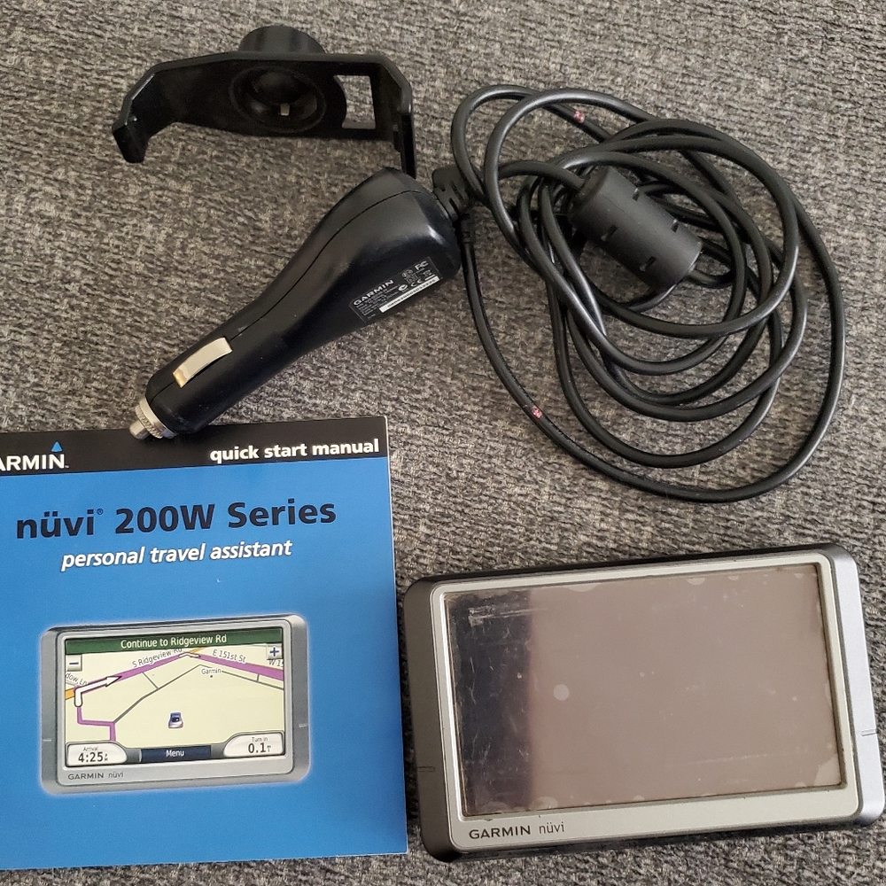 Garmin nüvi 200W GPS with Blue and Black Design